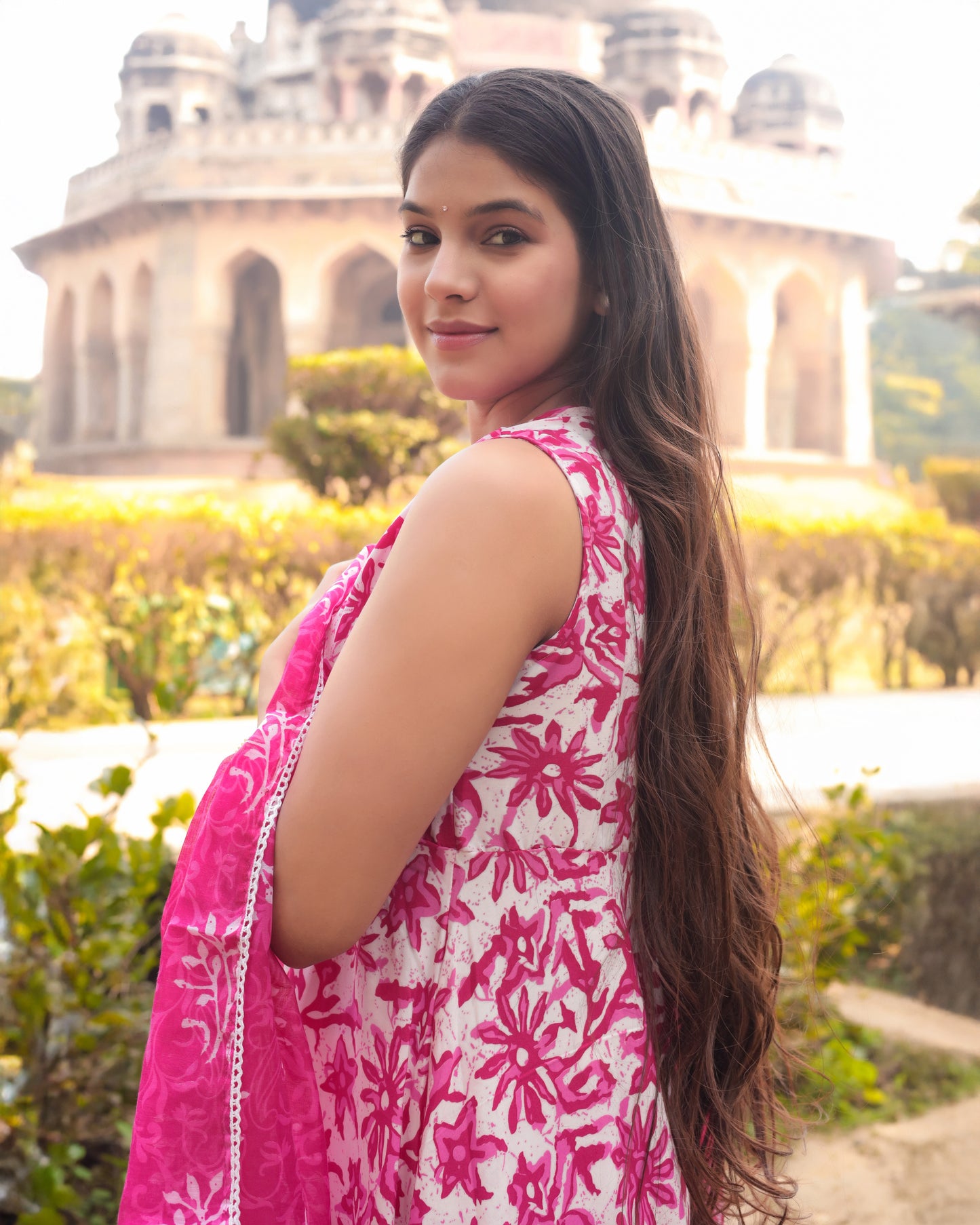 Pink sleeveless cotton printed suit set with dupatta, 3pc, TK171