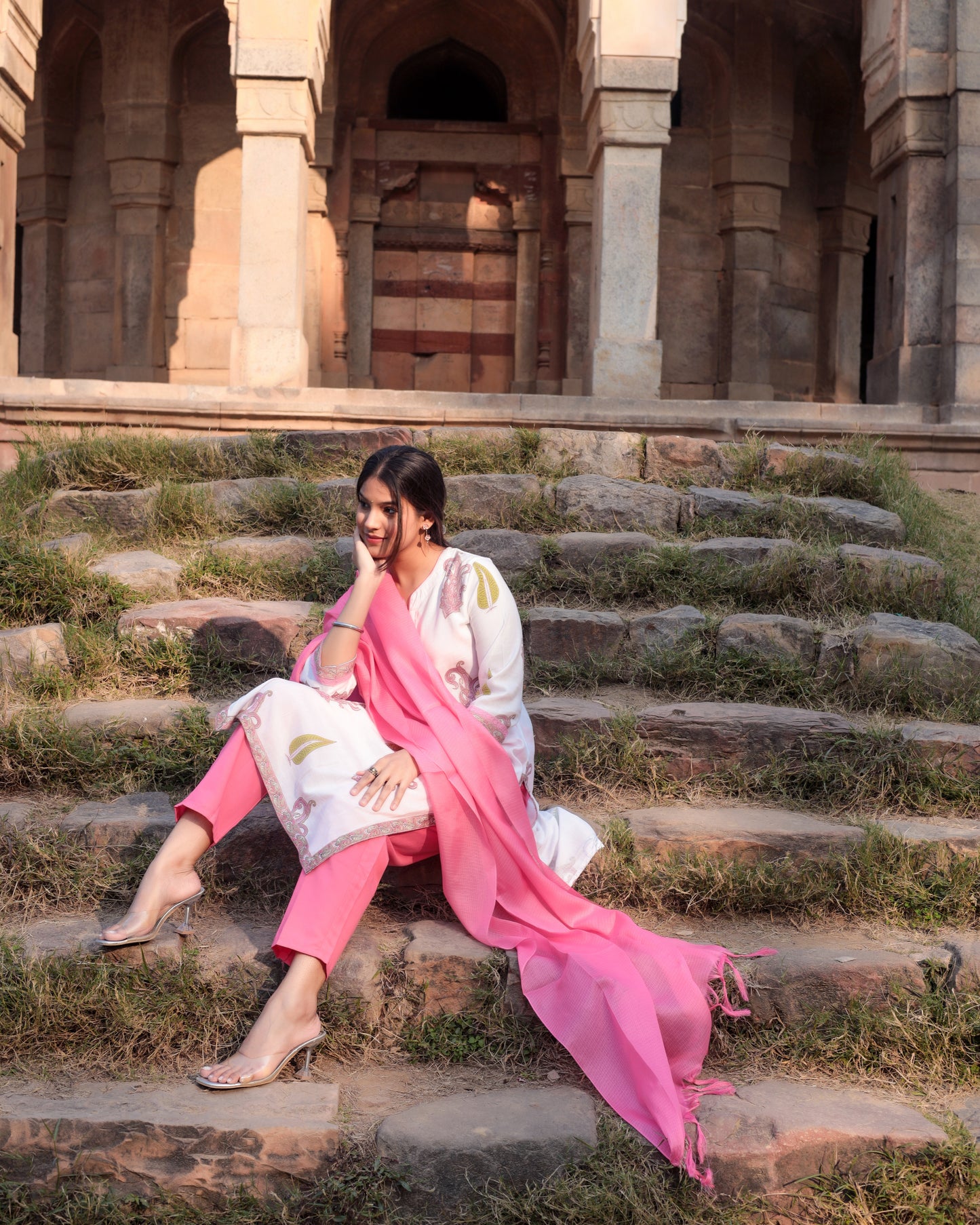 White & Pink printed Viscose suit set with dupatta, 3pc, TK168