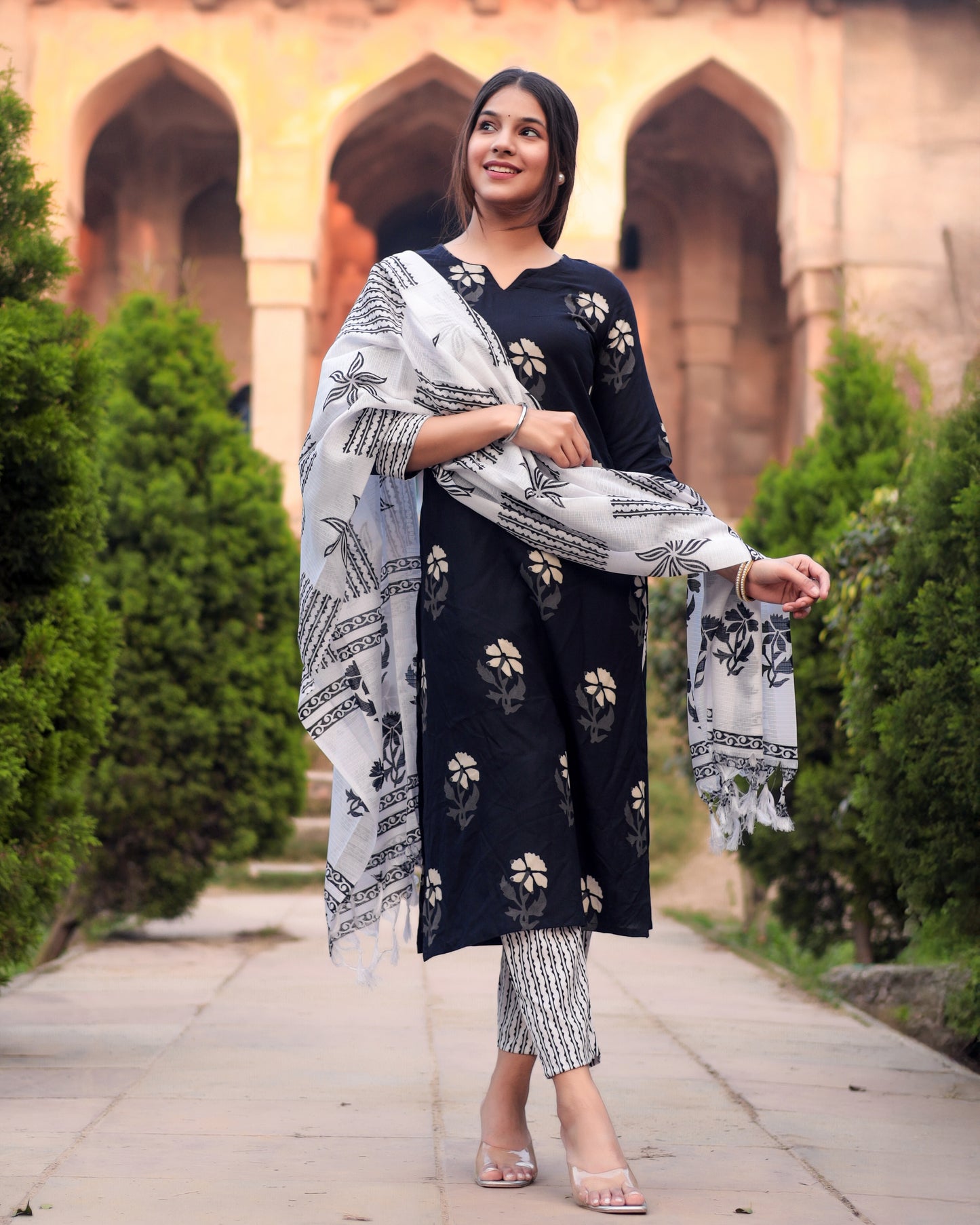 Elegant Black & white suit set with dupatta, 3pc, TK167