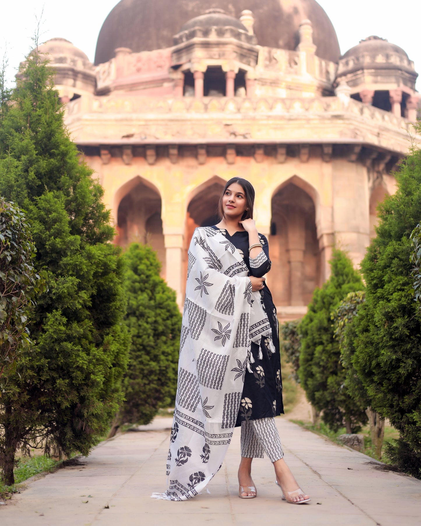 Elegant Black & white suit set with dupatta, 3pc, TK167