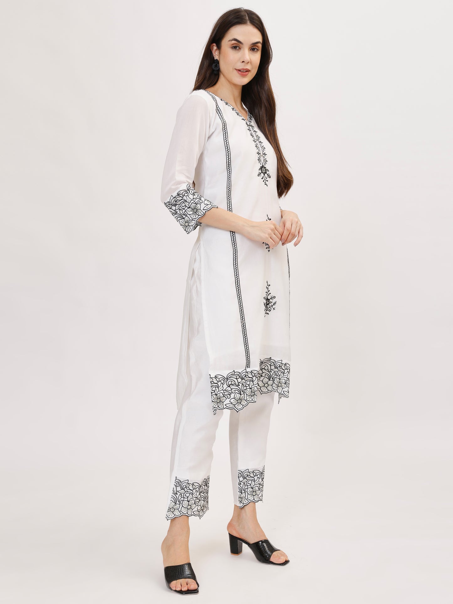 Twinkle & Tulle roman silk fabric suit set with sequen flower & net dupatta