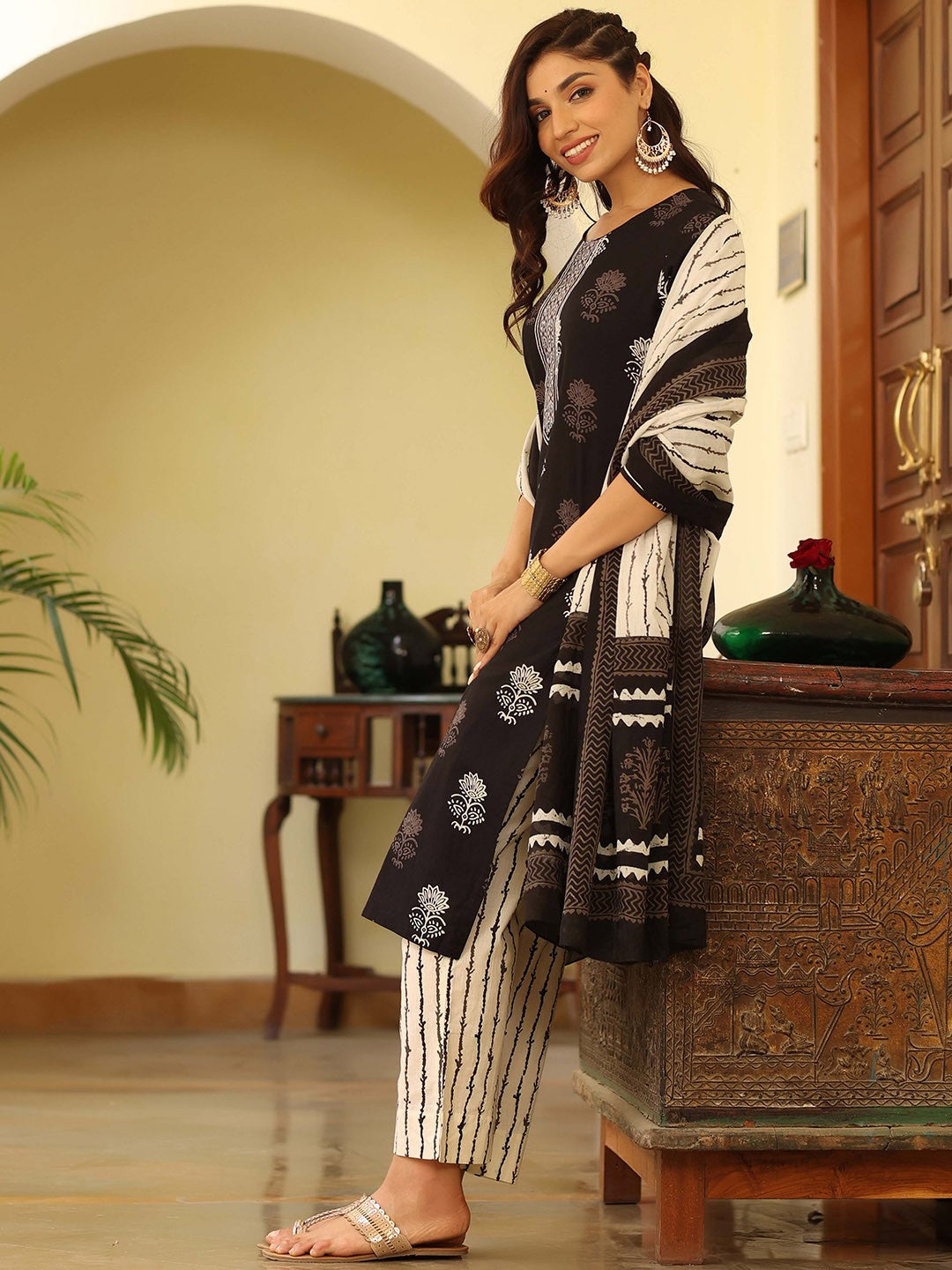 Black & White Floral Printed Rayon Kurta Pant with Dupatta, 3pc set