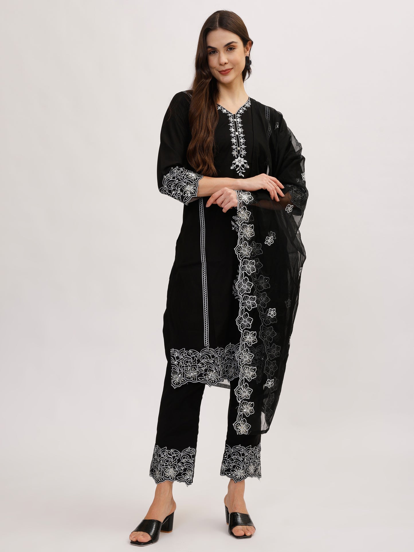 Twinkle & Tulle roman silk fabric suit set with sequen flower & net dupatta - Black, TK105