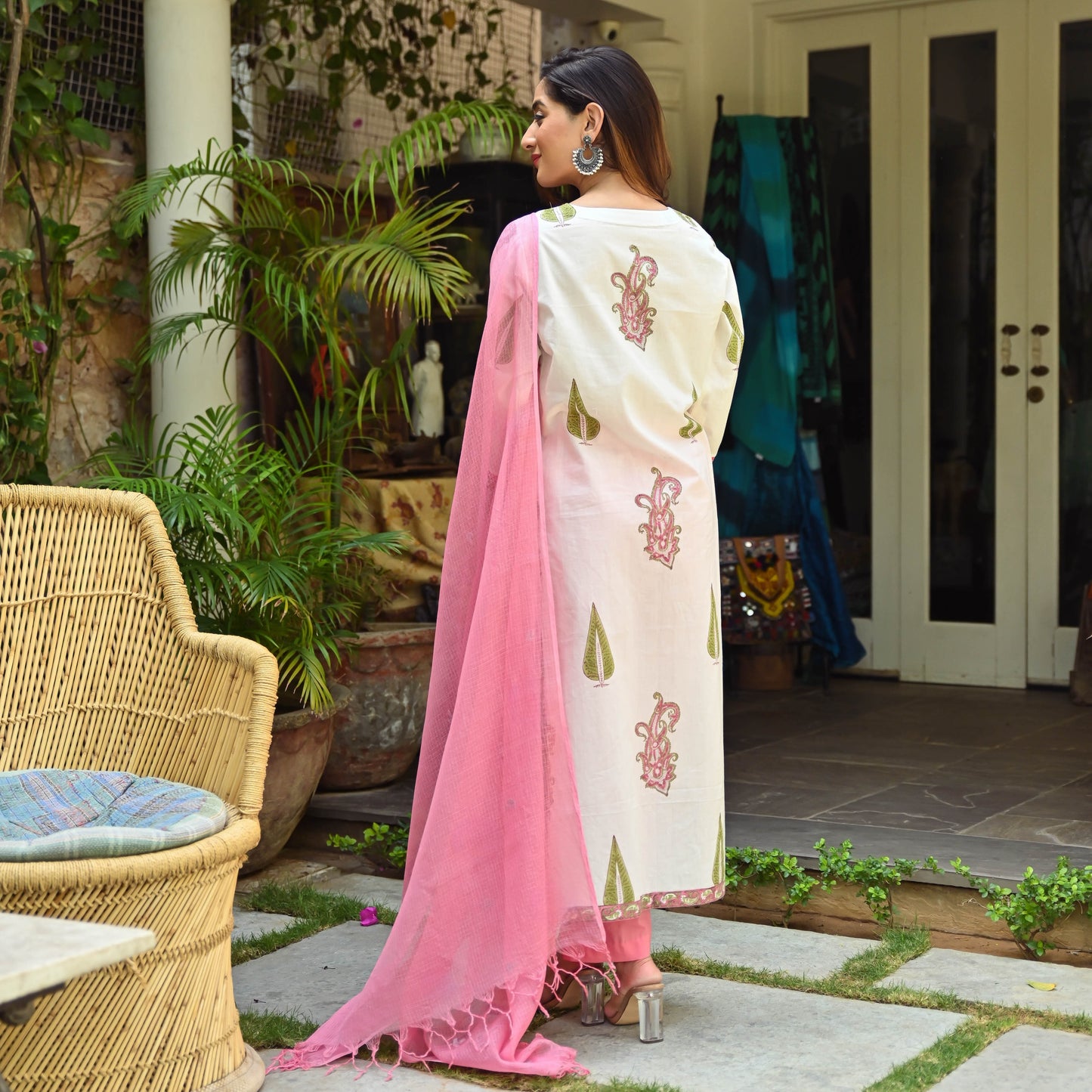 White & Pink printed Viscose suit set with dupatta, 3pc