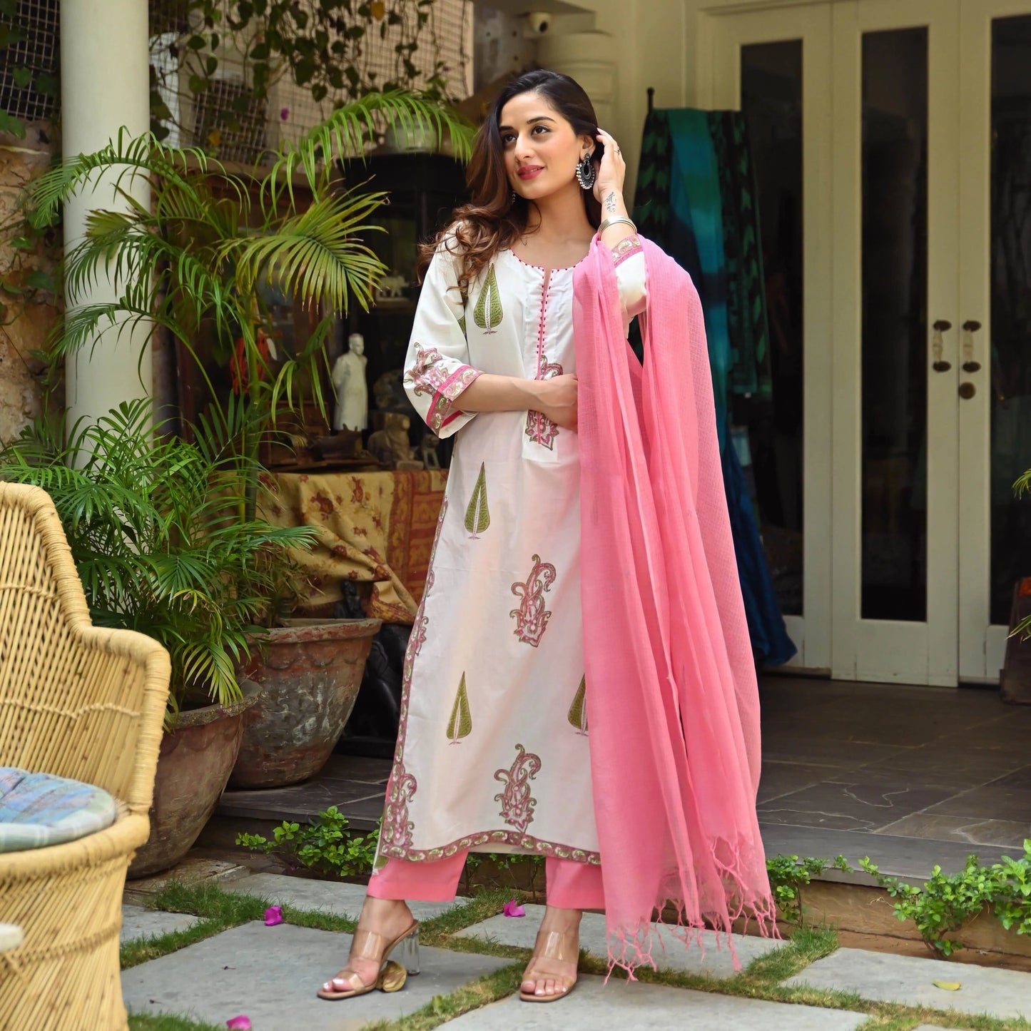 White & Pink printed Viscose suit set with dupatta, 3pc