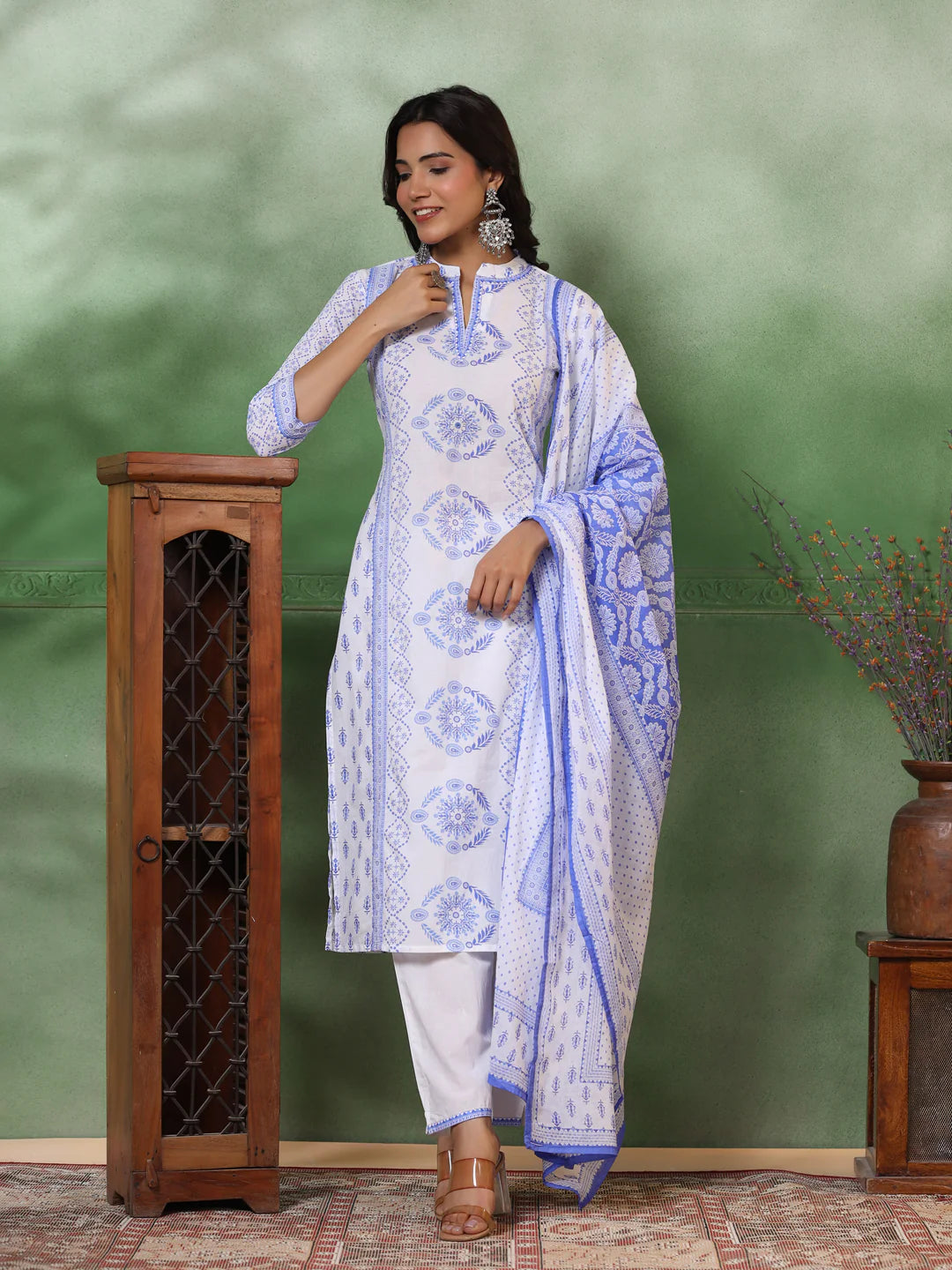 White& Blue Printed Viscose Suit set with dupatta, 3pc