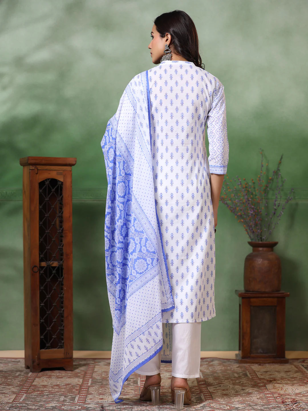 White& Blue Printed Viscose Suit set with dupatta, 3pc