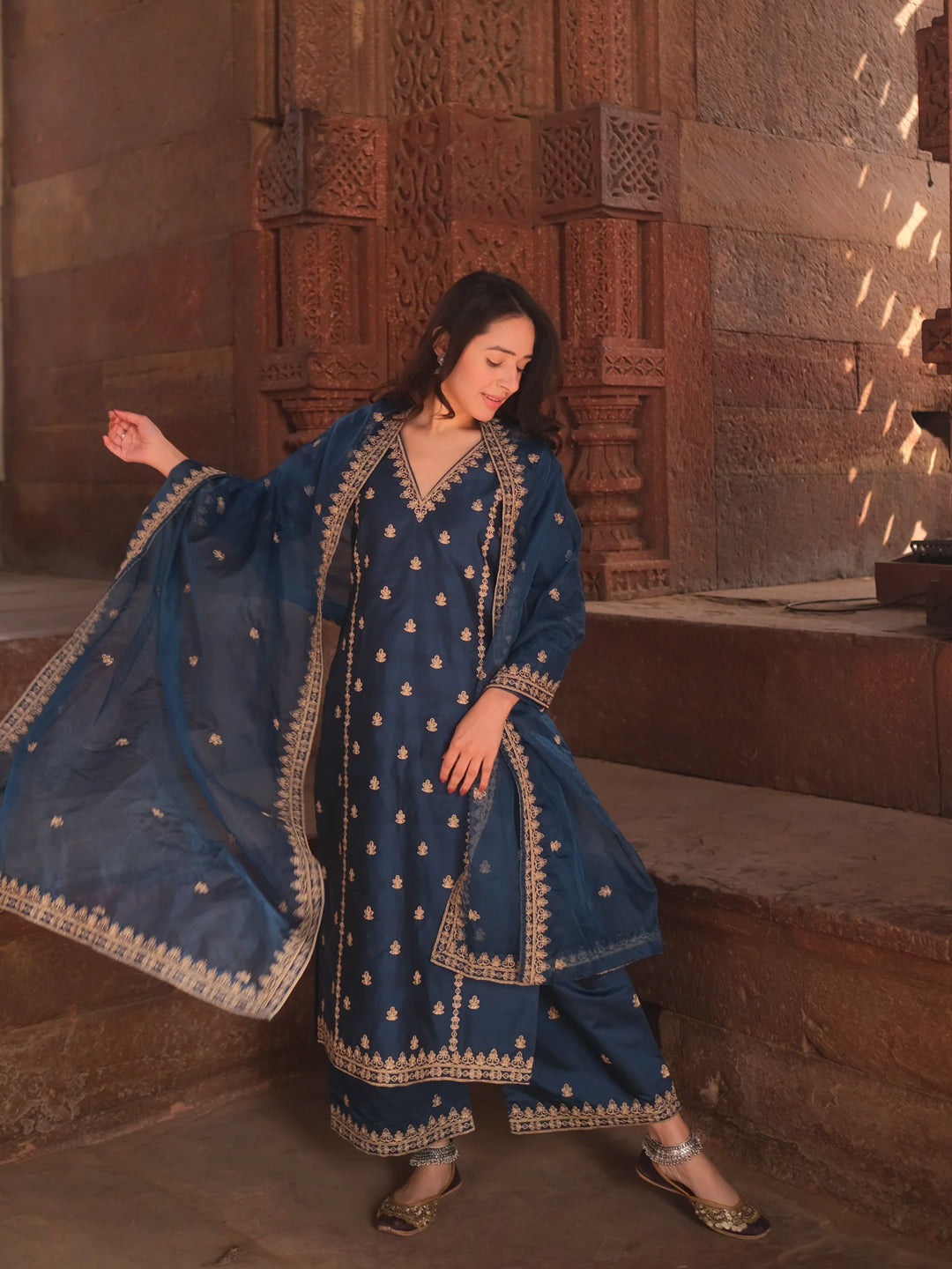 Shiny Viscose embroidered suit set with dupatta, 3pc